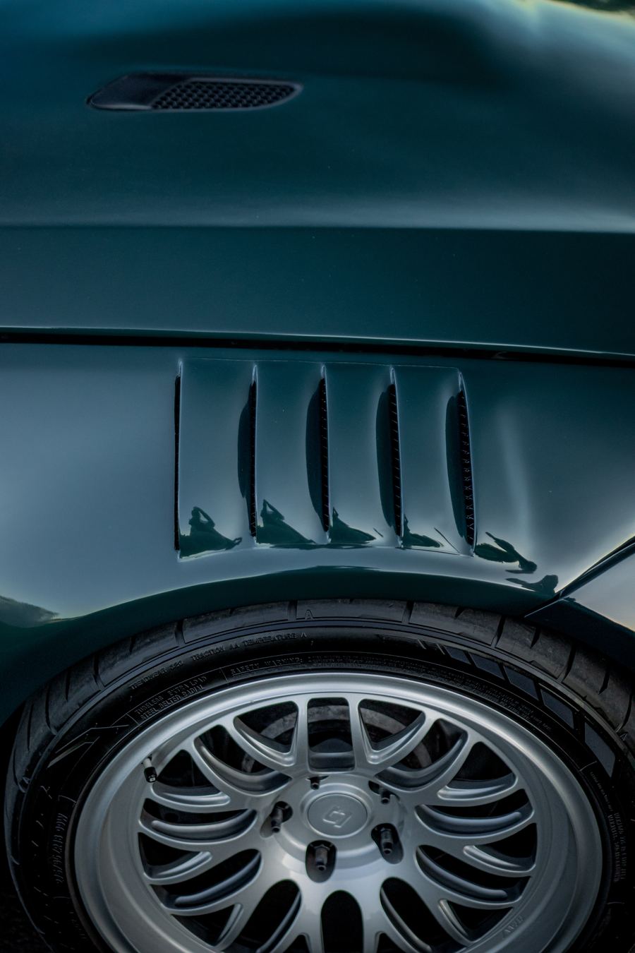 Fender vents detail